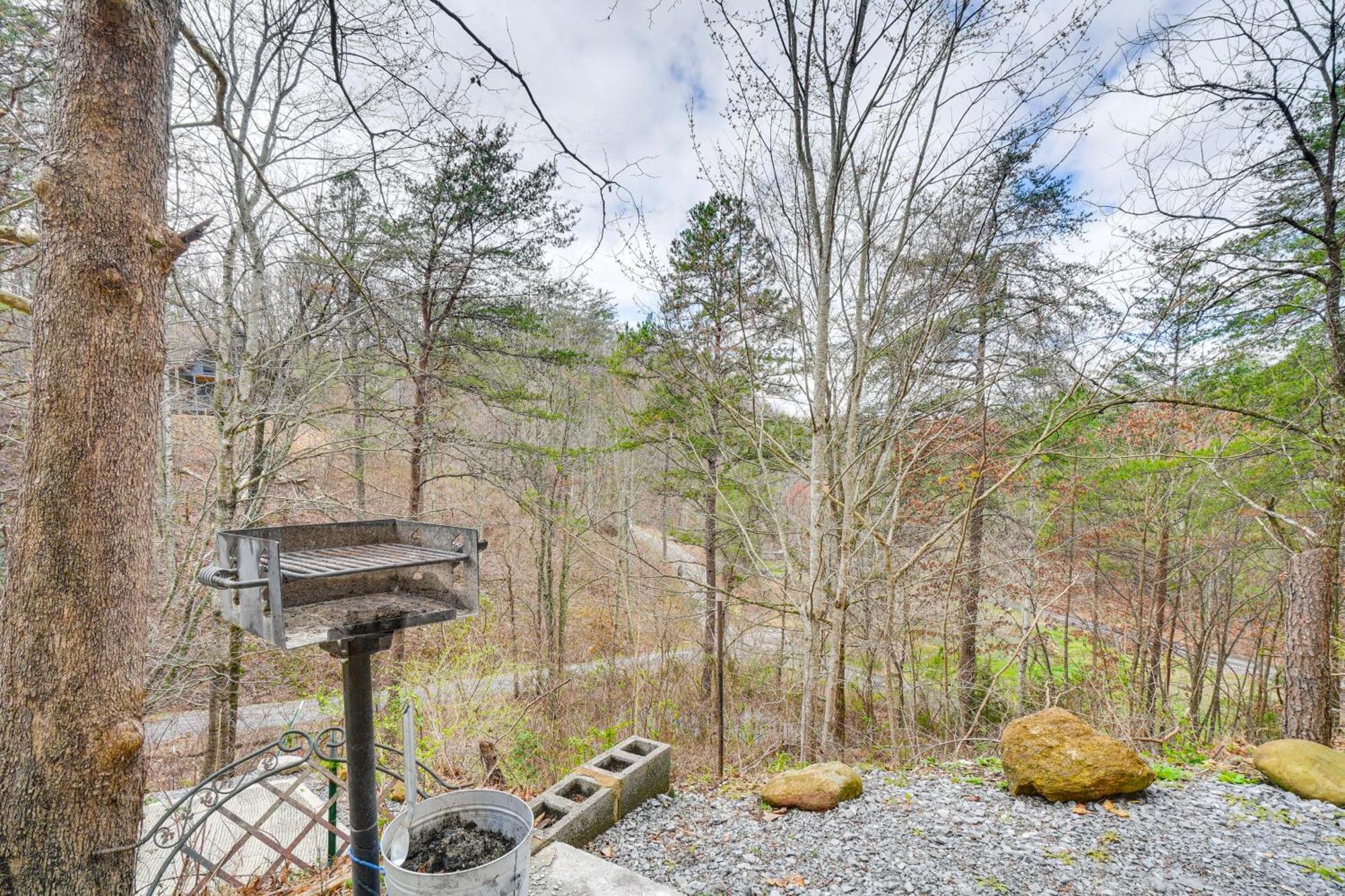 Cozy Sevierville Cabin With Hot Tub And Game Room! Pigeon Forge Exterior photo